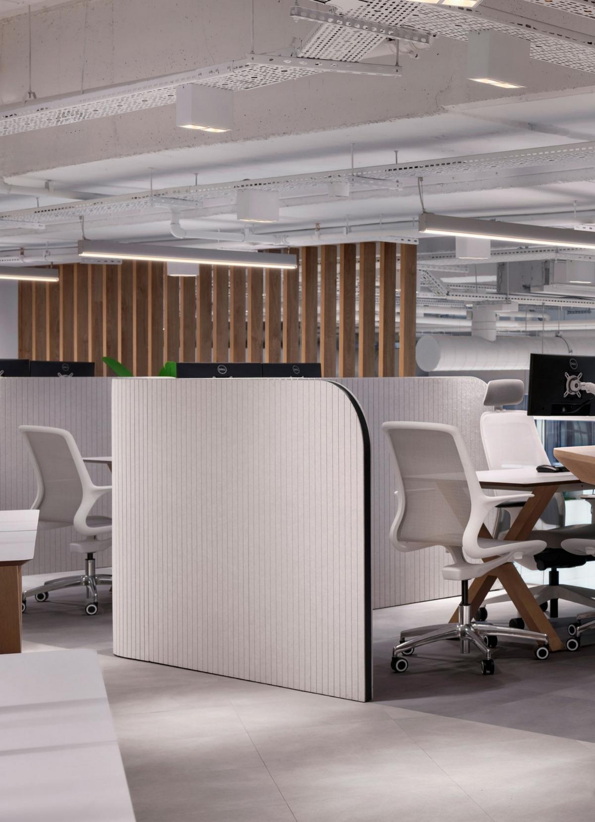 ��ѯ��˾Marsh McLennan��˹̹��������������ϵ�칫���