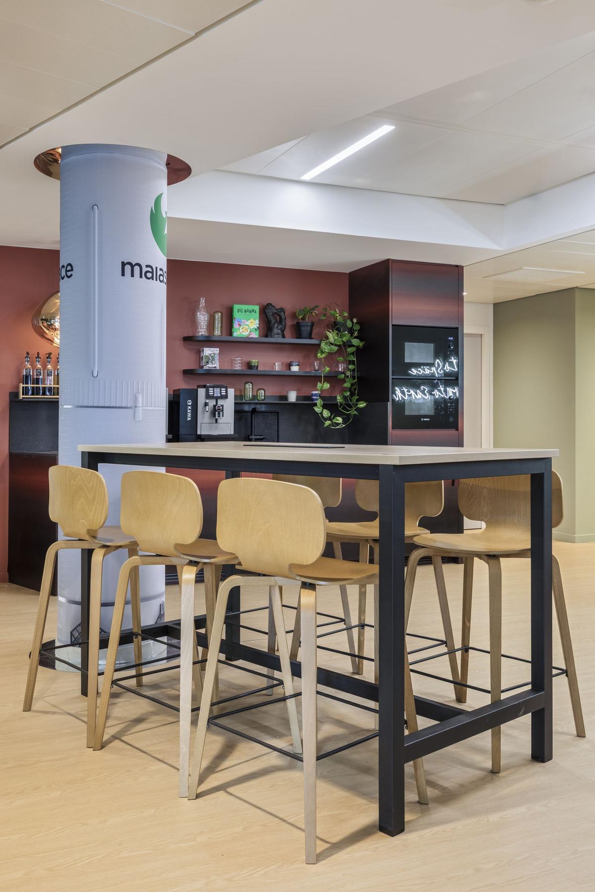 Ariane ���켯�Ű����ܲ������Ĵ�Ԫ�ع���Ա������