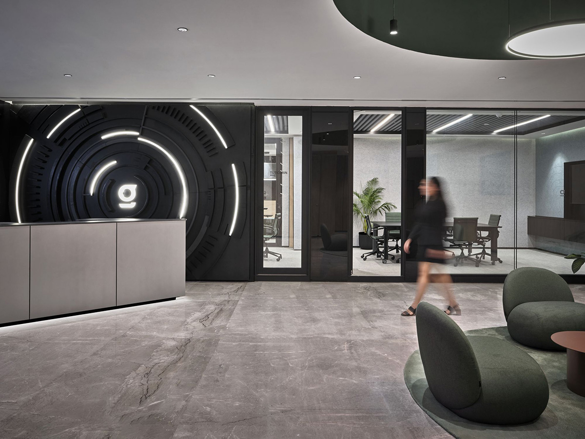 Scorpio���������ܲ�����������칫��ѧ