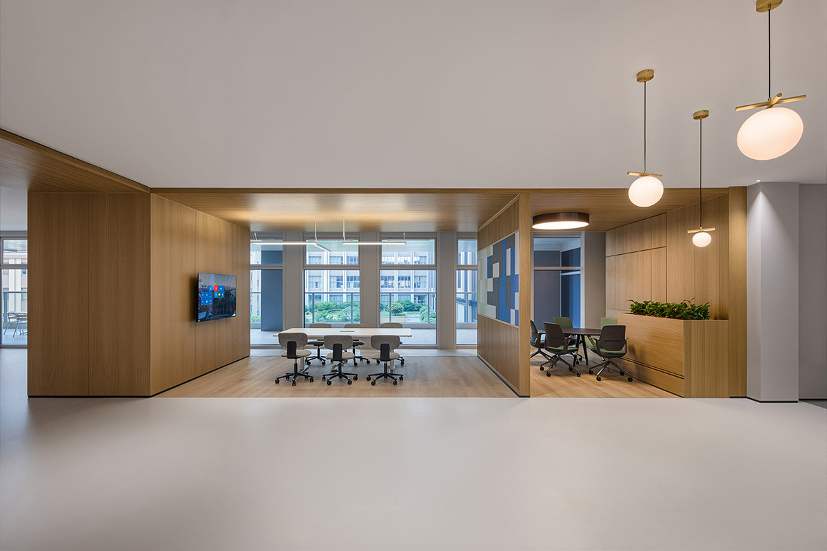 ��һ���ܼҾӲ�ҵ԰�����ܴ��͹�ҵ԰������������Ϊ���Ķ�Ԫ����