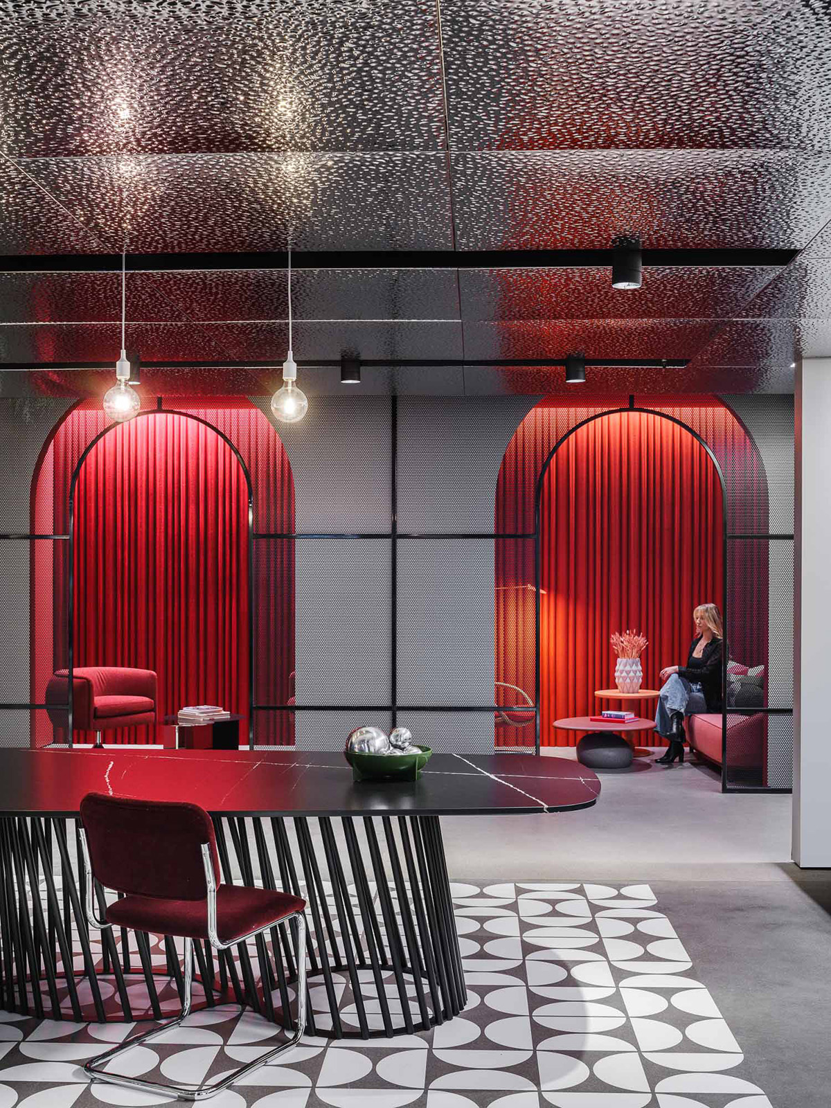 Work/Haus�Ҿߵ�����չ�������Ӵ�������Ⱥ