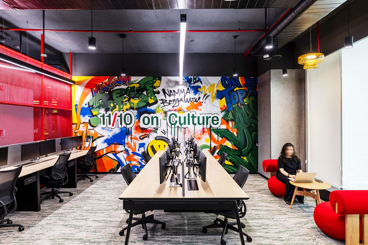 �⡤ɫ�����֣�7-Eleven����߸���ͳ�İ칫�·�ʽ