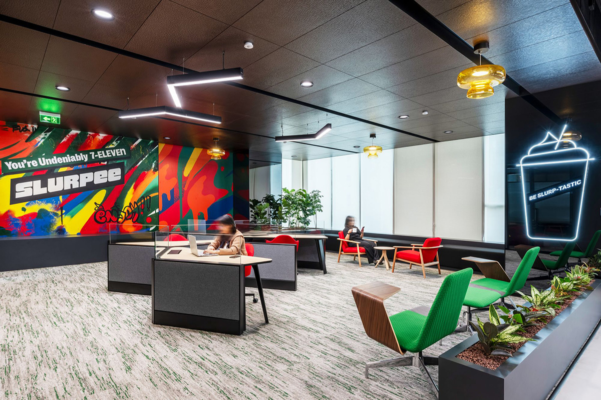 �⡤ɫ�����֣�7-Eleven����߸���ͳ�İ칫�·�ʽ