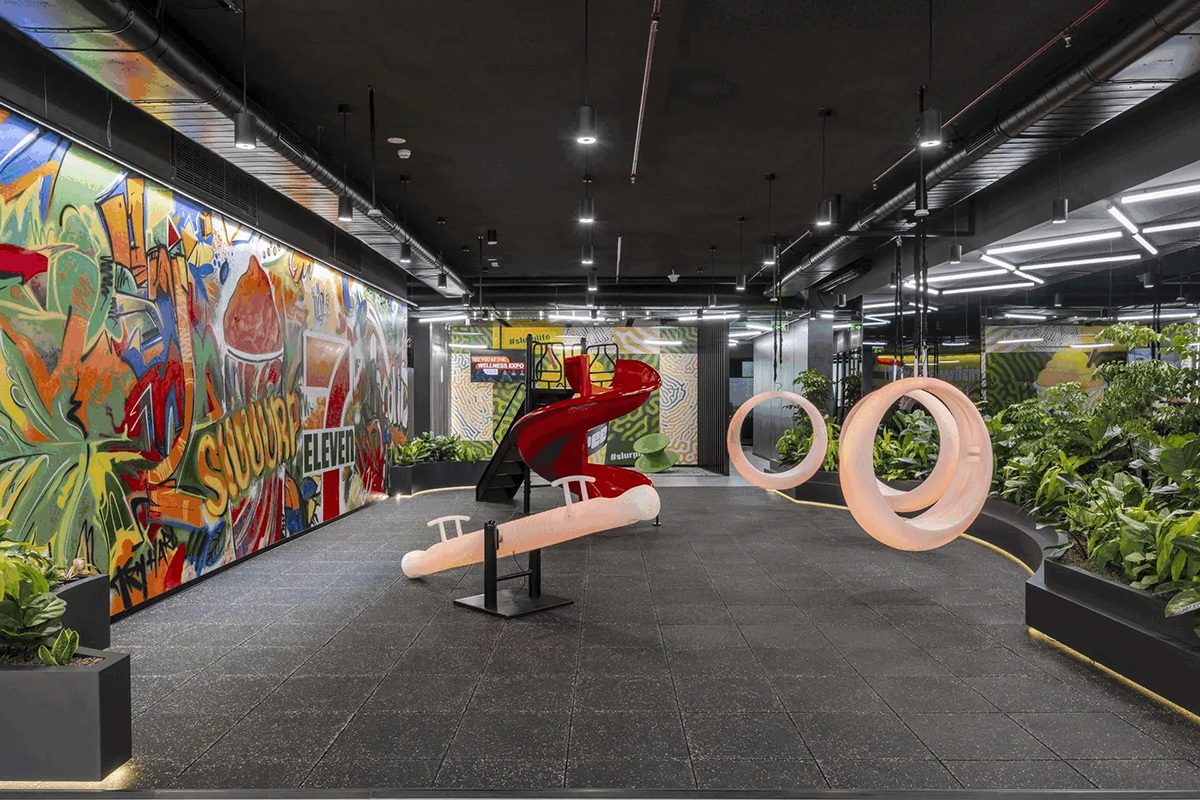 �⡤ɫ�����֣�7-Eleven����߸���ͳ�İ칫�·�ʽ