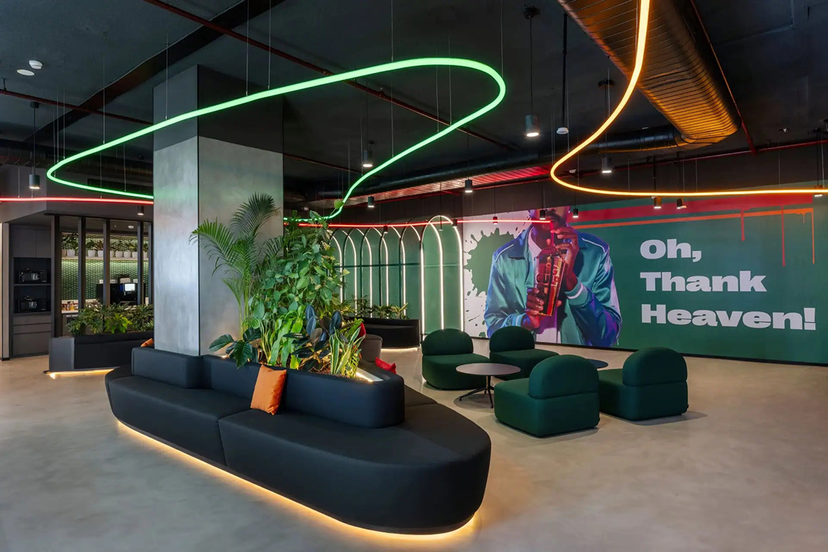 �⡤ɫ�����֣�7-Eleven����߸���ͳ�İ칫�·�ʽ