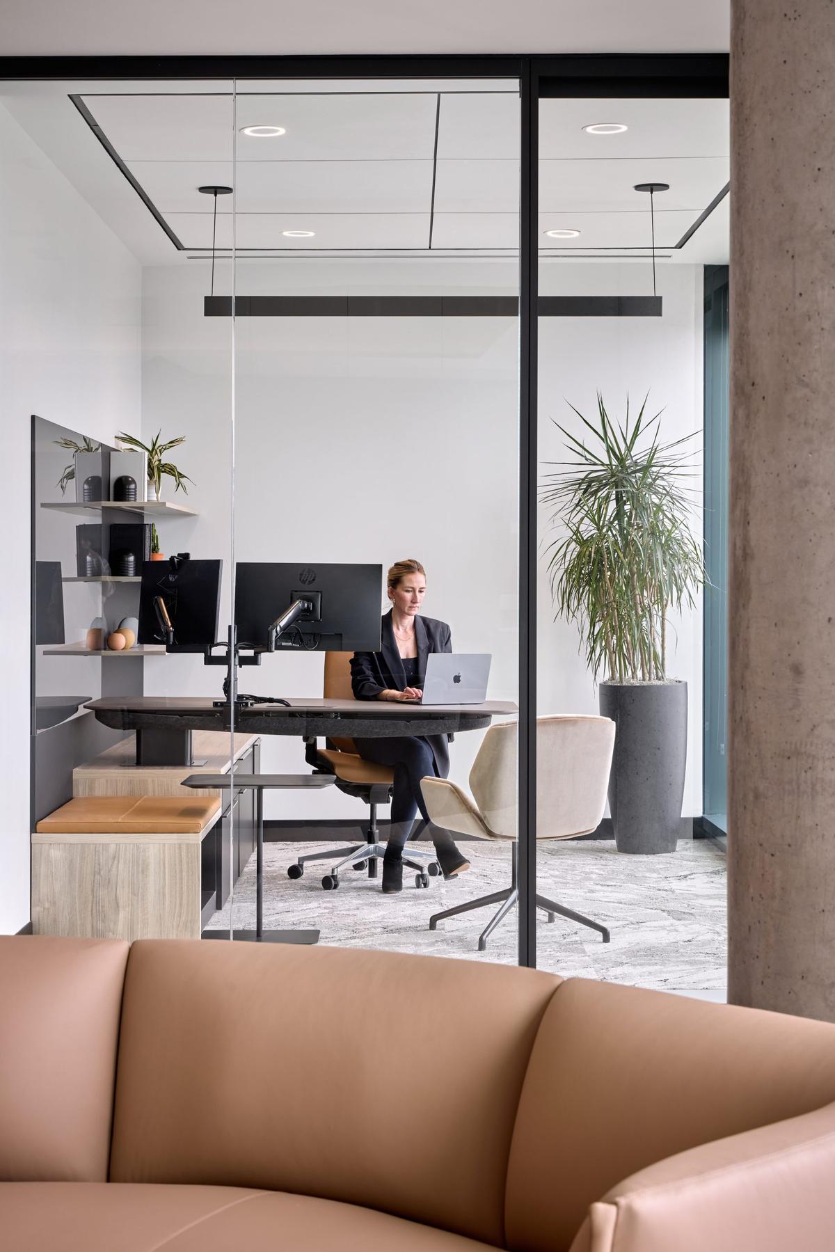 ��ҵ����Stonebriar���ݰ칫�ң��ٶ�������