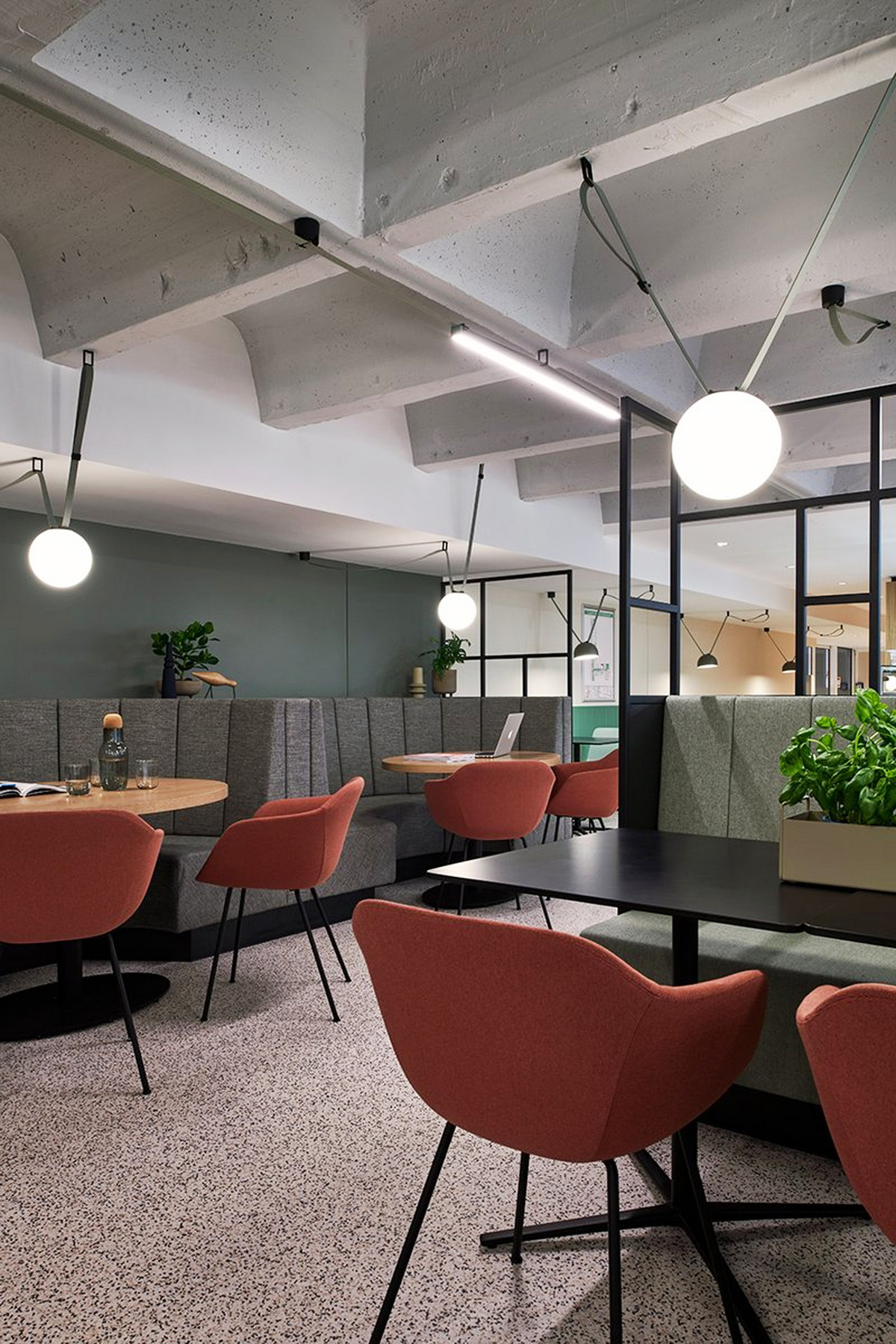 �¹�������ҵREWE�����ܲ���������Ч�ֲ�����ʵ¼