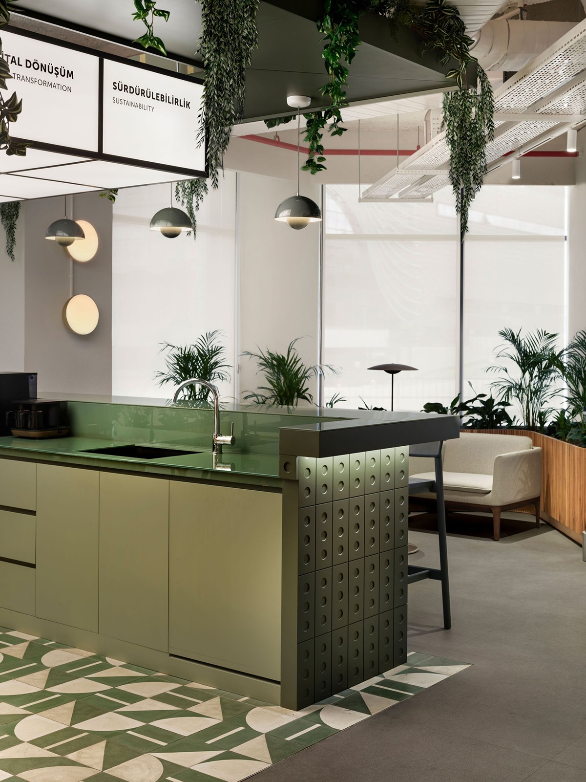 ������UCGE�ܲ���ƣ����﹤ҵ���ŵ���������