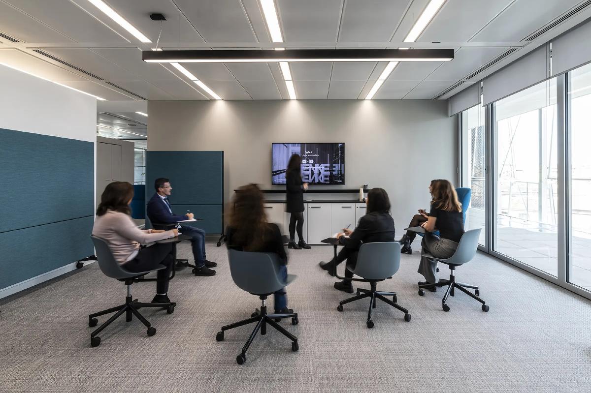 ���ڹ�˾GRENKE�����ܲ���Ա����������������