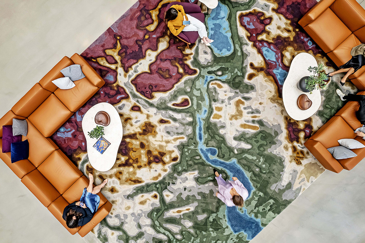 ���վ�ͷCo-operators�ܲ���˫������֤�Ľ���ʱ�а칫