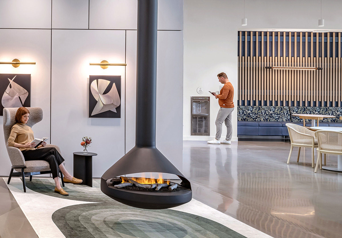 ���վ�ͷCo-operators�ܲ���˫������֤�Ľ���ʱ�а칫