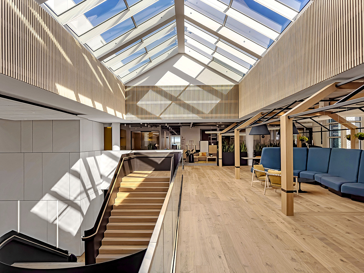 ���վ�ͷCo-operators�ܲ���˫������֤�Ľ���ʱ�а칫