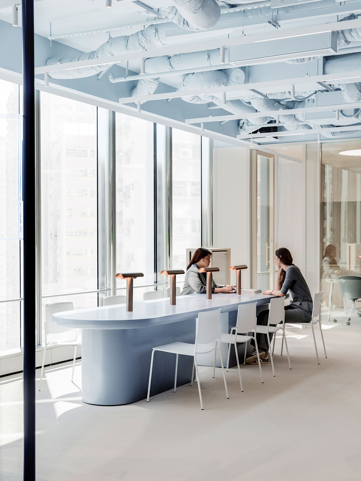 ���ھ�ͷ�����Ȼ�����Ͱ칫��ѧ