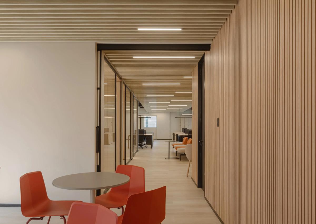 ����Transtel Nayax�칫��ƣ�������ľ�����Թ�Ӱ