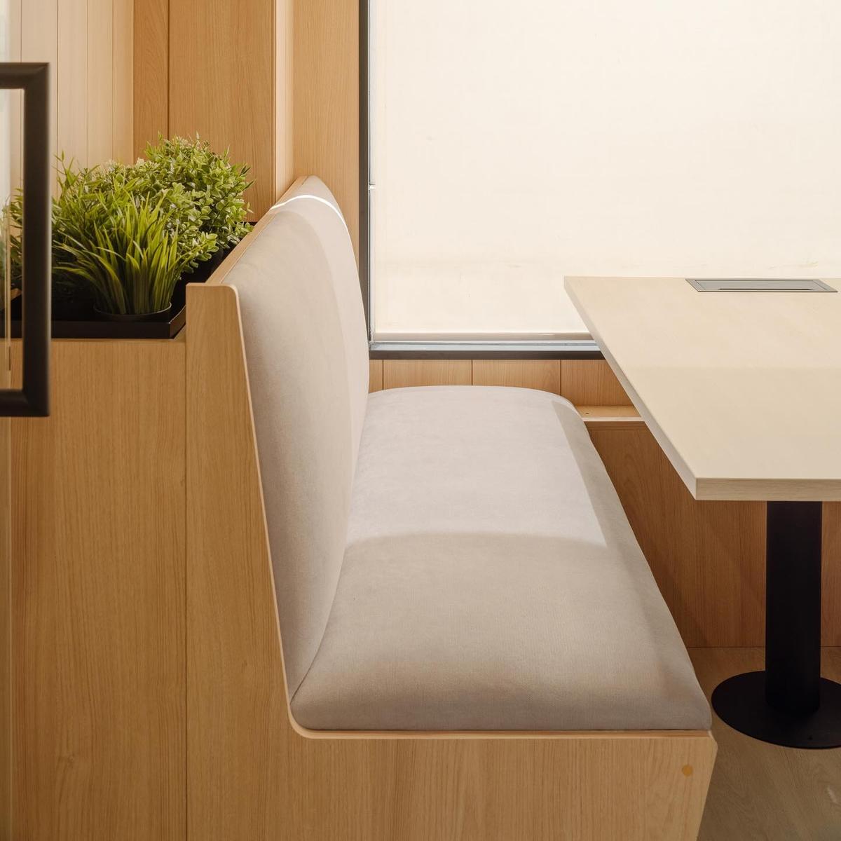 ����Transtel Nayax�칫��ƣ�������ľ�����Թ�Ӱ