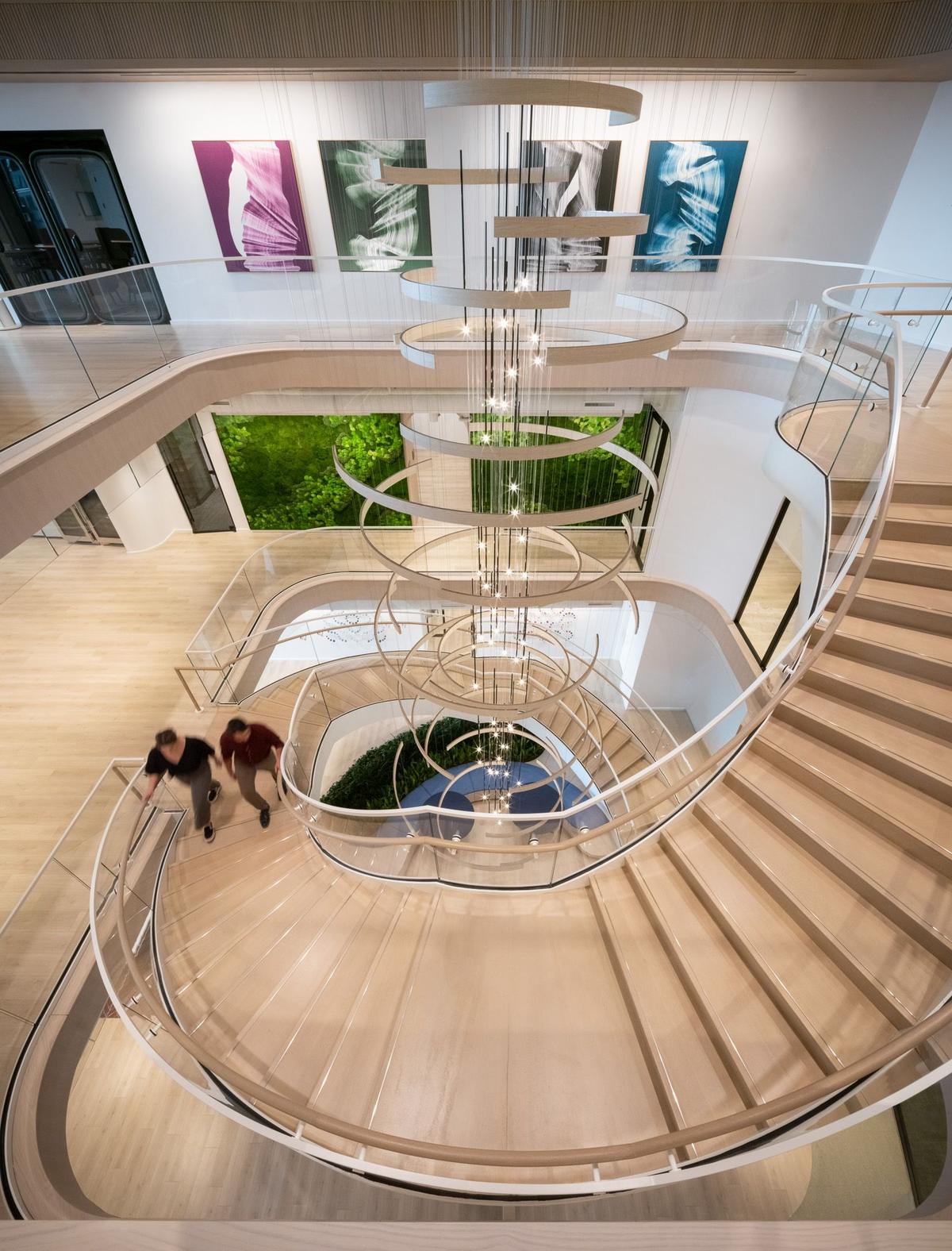 ��ѯ��ͷ��ʿ�٣������鶯���ݻ��칫��ѧ