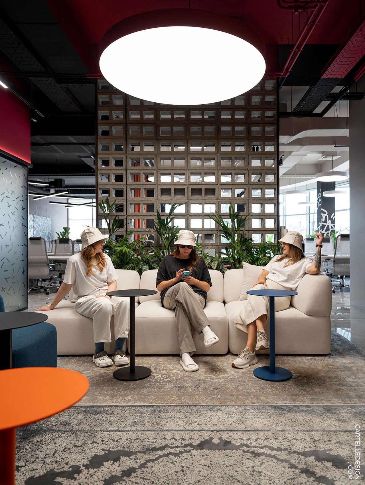 ����˹DELO���ϰ칫�������˵Ĵ���������