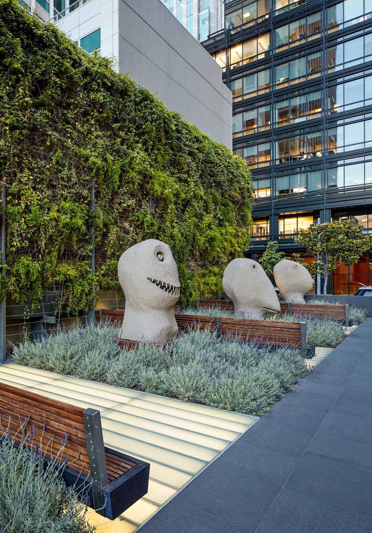 �ɽ�ɽ555Mission�׼�д��¥�������罻����ʽ���׷�������