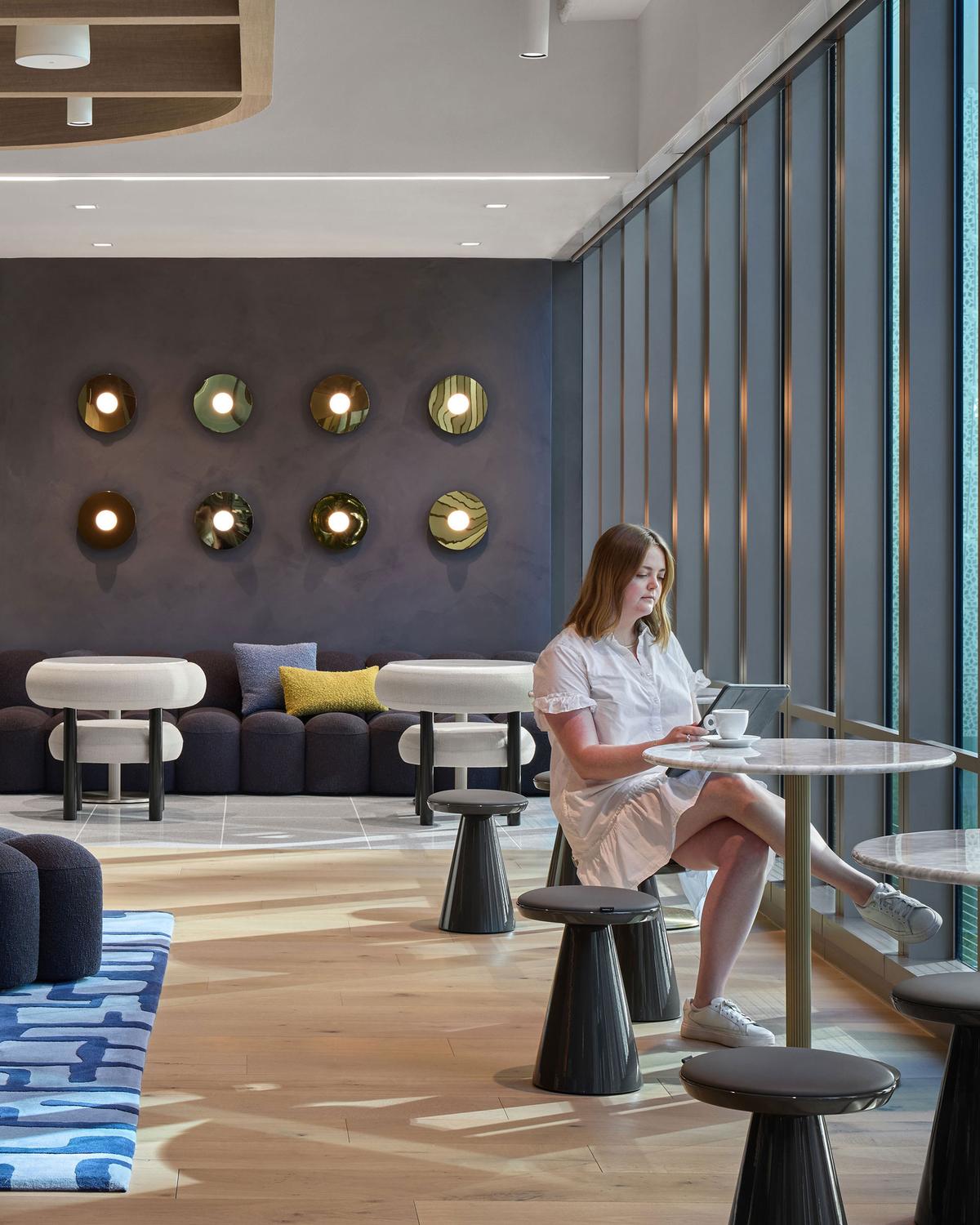 �ɽ�ɽ555Mission�׼�д��¥�������罻����ʽ���׷�������