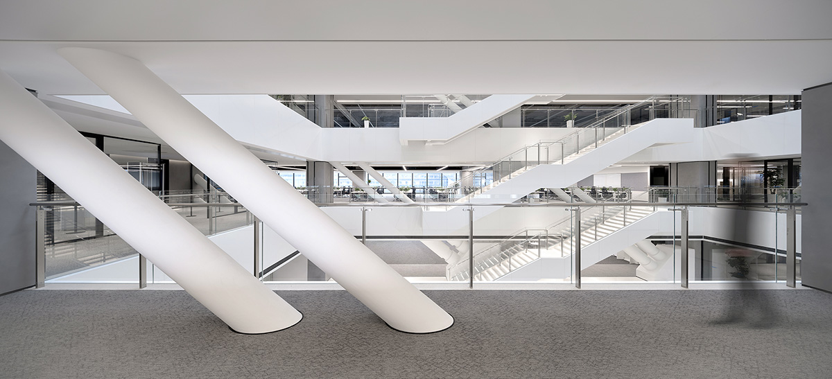 �Ϻ�����ȫ����԰����ɭ��֮�ϵĿƼ���ѧ