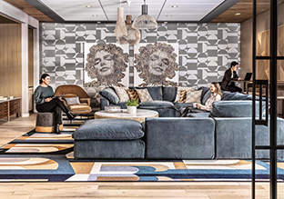 The Clover��Ԣ�������Բ���Ϊ��е�ǰ��ʱ����ѧ