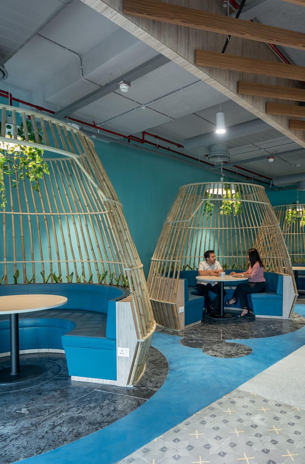 Booking Holdings����޶�׿Խ���ģ�һ����Խ�ߴ��޵İ칫ð��