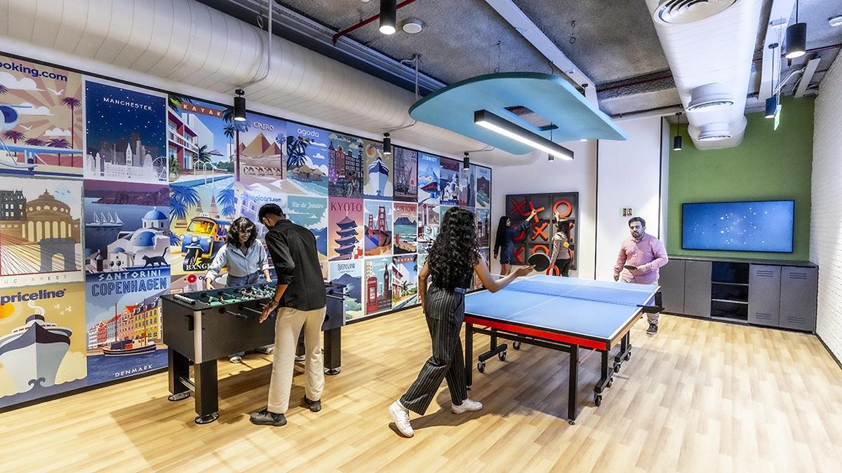 Booking Holdings����޶�׿Խ���ģ�һ����Խ�ߴ��޵İ칫ð��