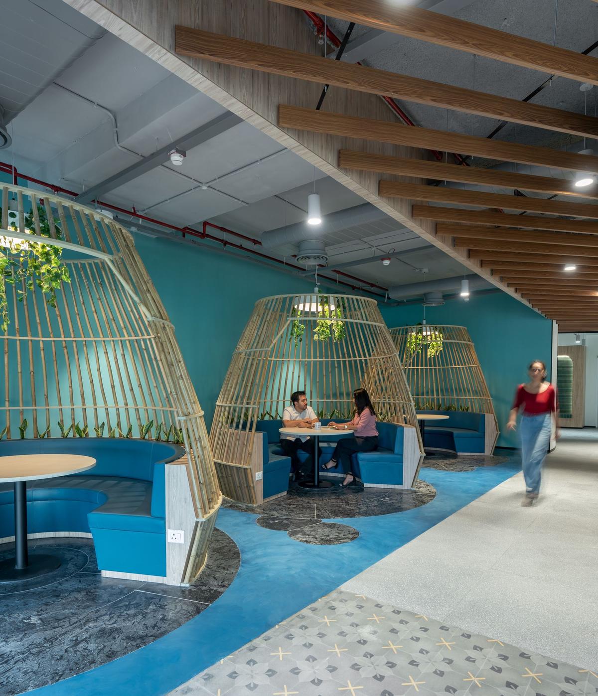 Booking Holdings����޶�׿Խ���ģ�һ����Խ�ߴ��޵İ칫ð��