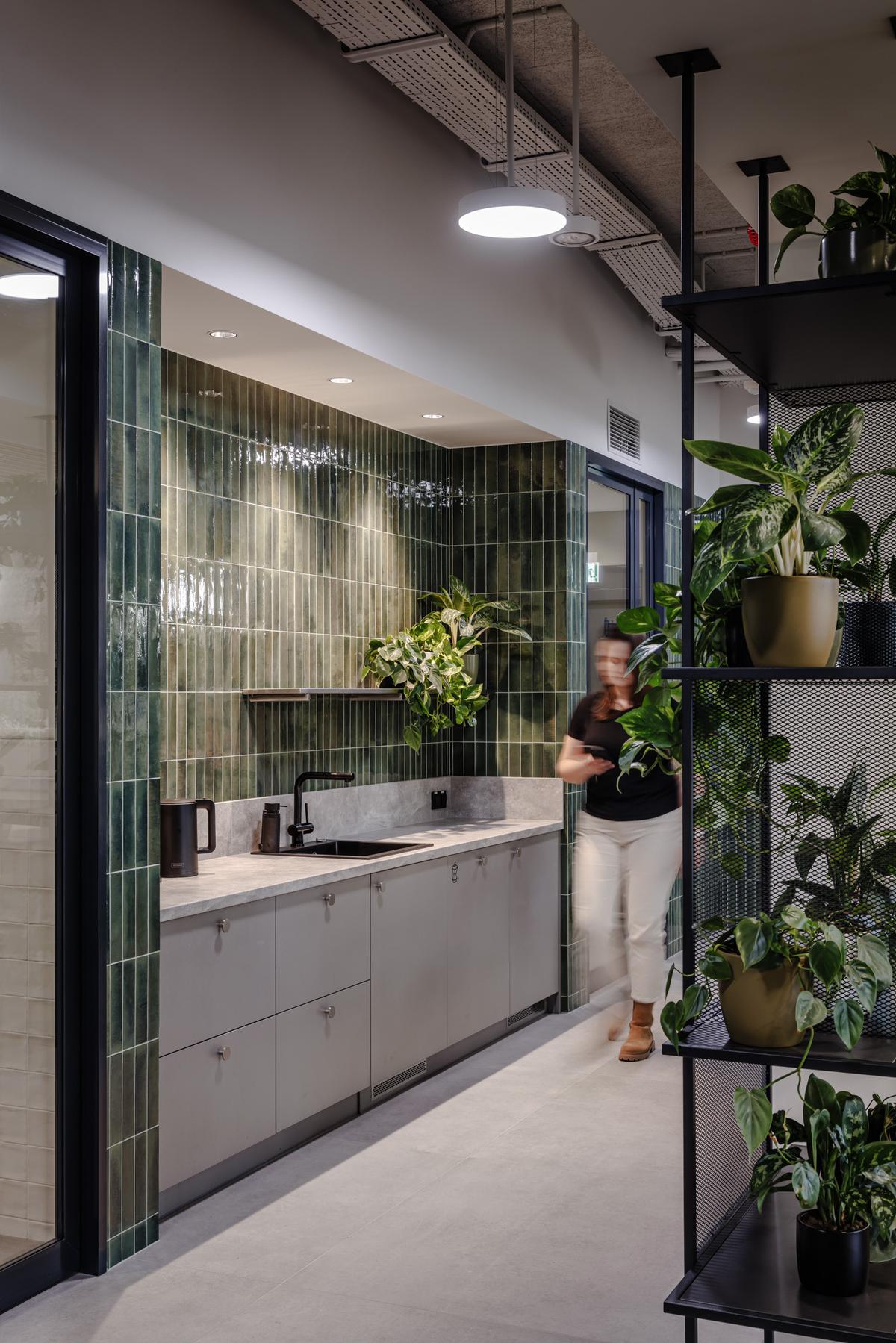 �¹���������Trilux������������ҵ�칫�ҵ���ѧ����