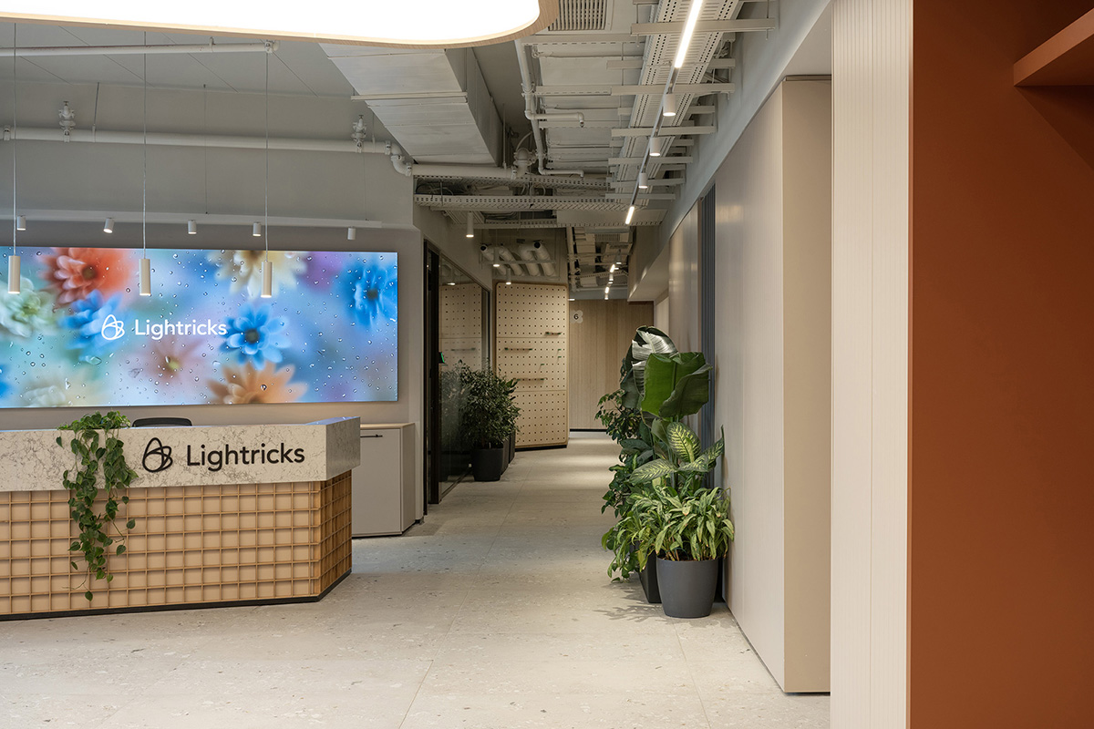 ������֮������ɫ��Lightricks԰����Ԫ���������