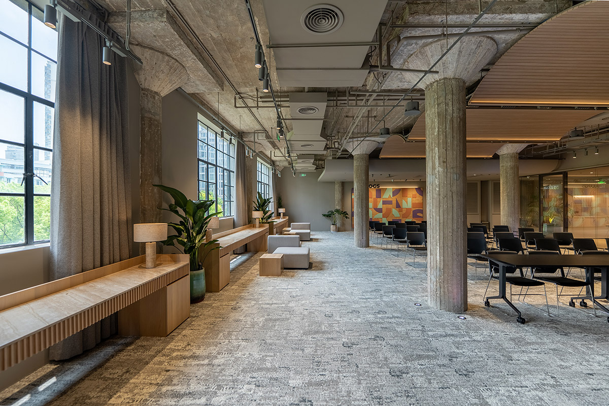 �Ϻ�Dialogs���ϰ칫�ռ䣺�¾ɶԻ����˼�����