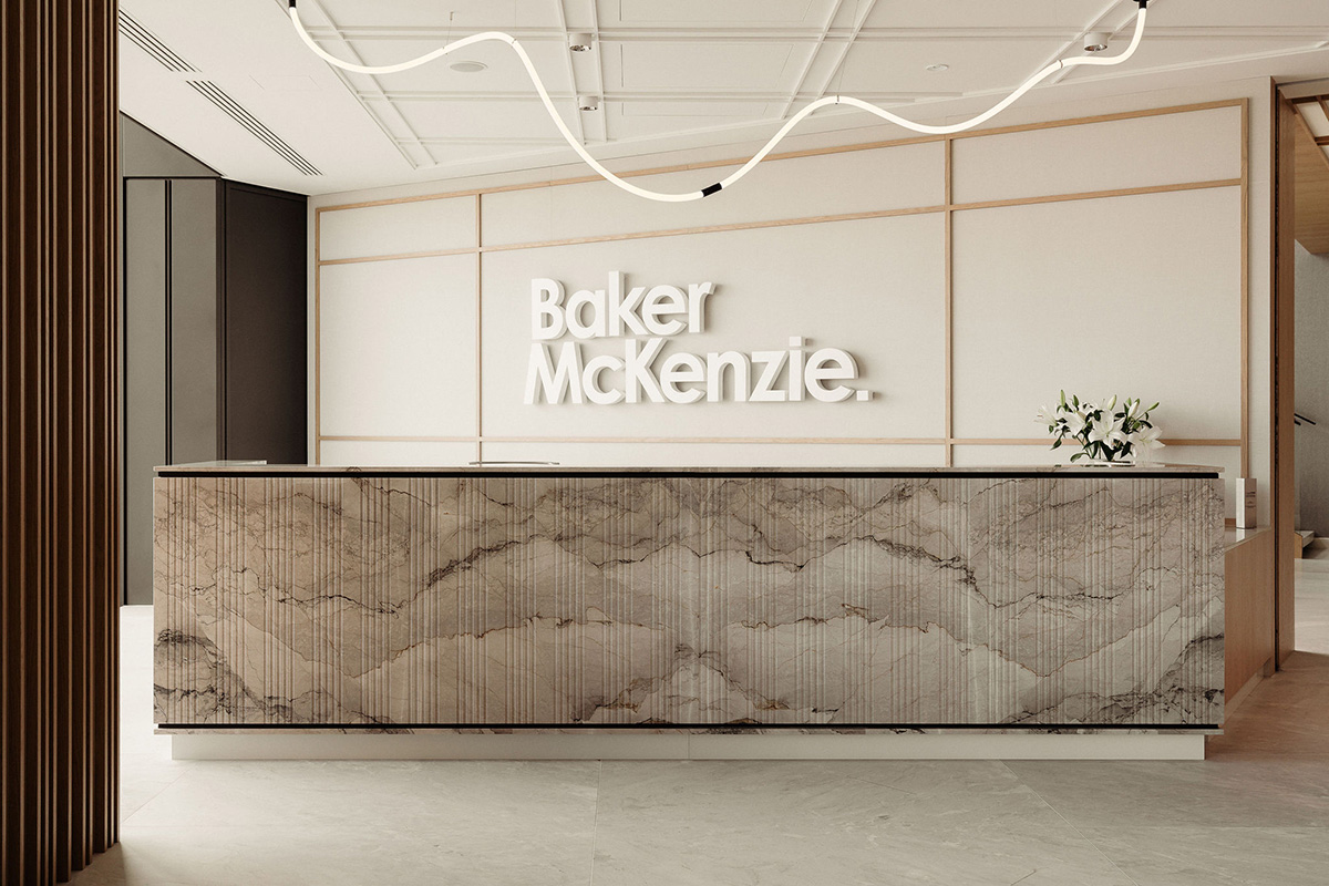 Baker McKenzie������ɳ�ܲ���һ�������ߵ���ѧ����