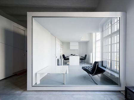 “盒子”建造:Wanda Reich and Noémi Varga