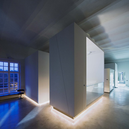 “盒子”建造:Wanda Reich and Noémi Varga