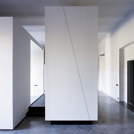 “盒子”建造:Wanda Reich and Noémi Varga