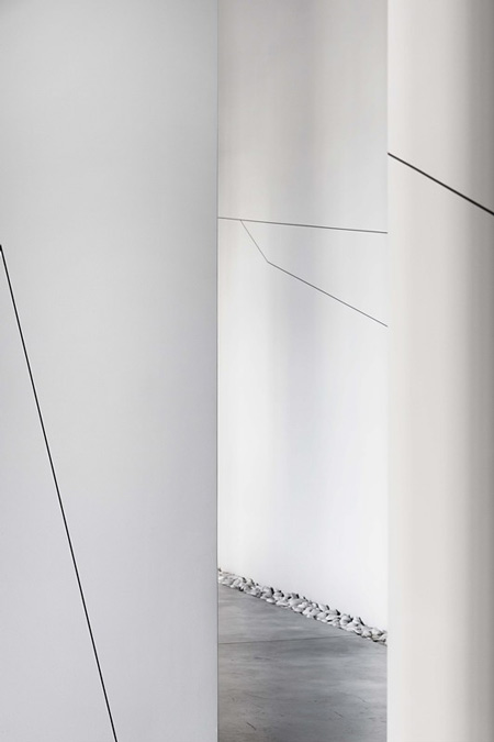 “盒子”建造:Wanda Reich and Noémi Varga